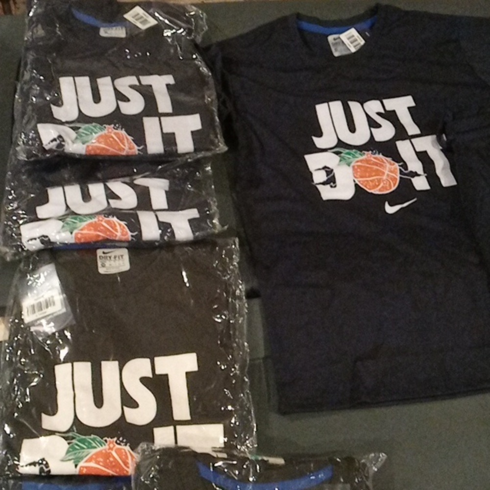 Brand new men's dry fit Nike set